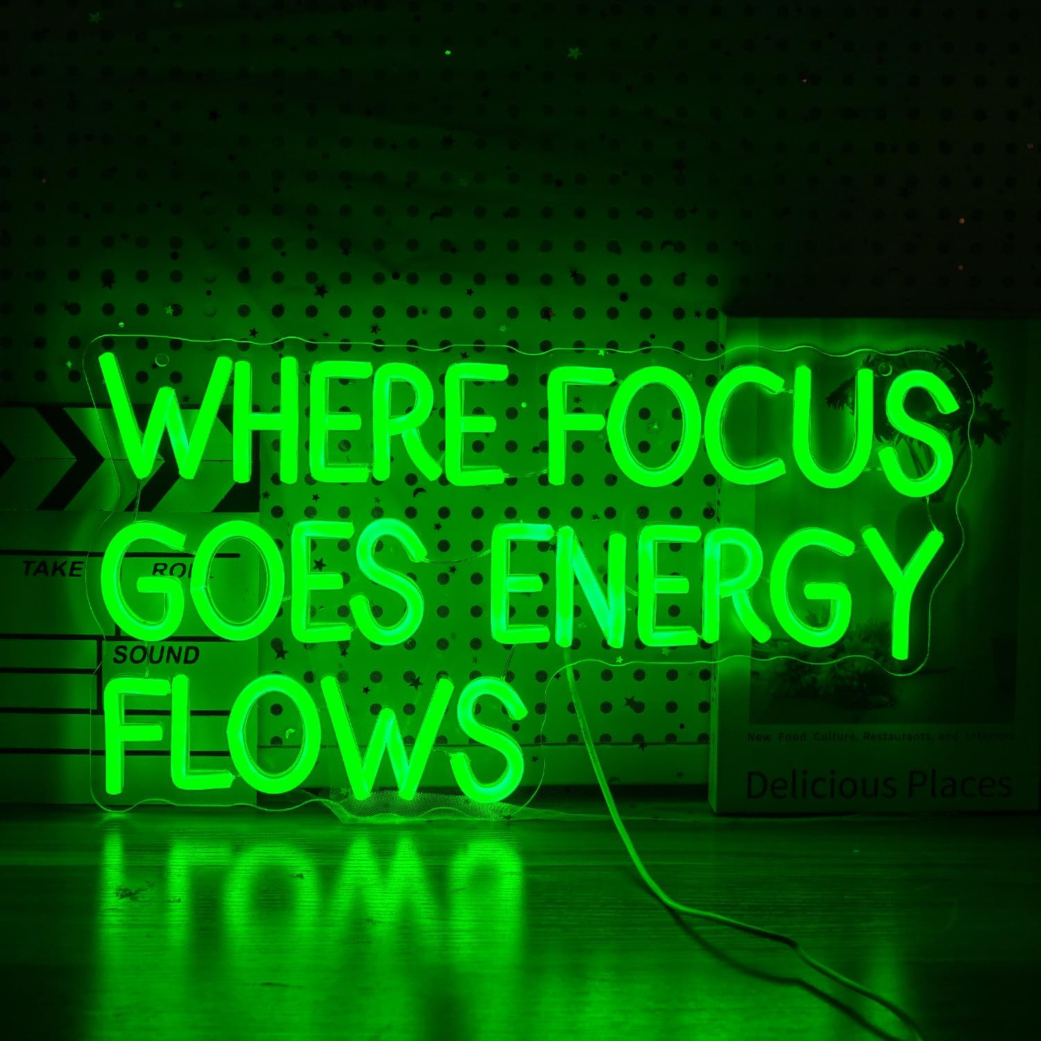 Outdoor Lighting Quotes - 「Where Focus Goes Energy Flows」ネオンサインポジティブ引用句LEDライト、クラブ、結婚式、パーティー、バー、ショップ、寝室の装飾、ギフトに最適