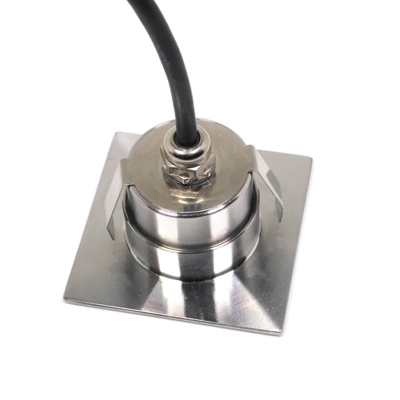 QITU LED 屋外ガーデンライト防水グラウンドスポット  - Ground Light Recessed のレビューと価格